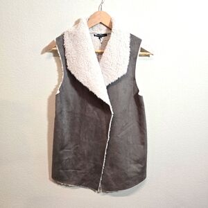 Madison & Lola Women's Gray Faux Suede with Faux Sherpa Sz Small